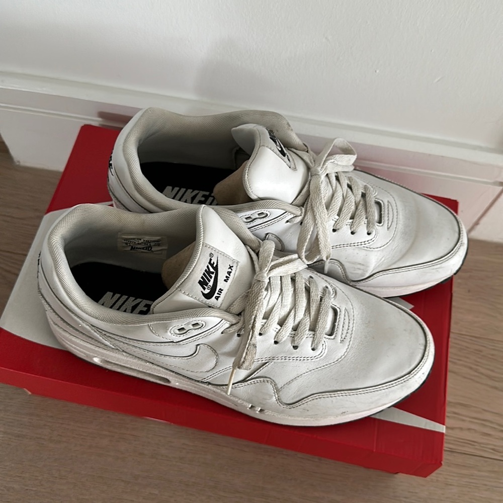 Nike men’s air max 90